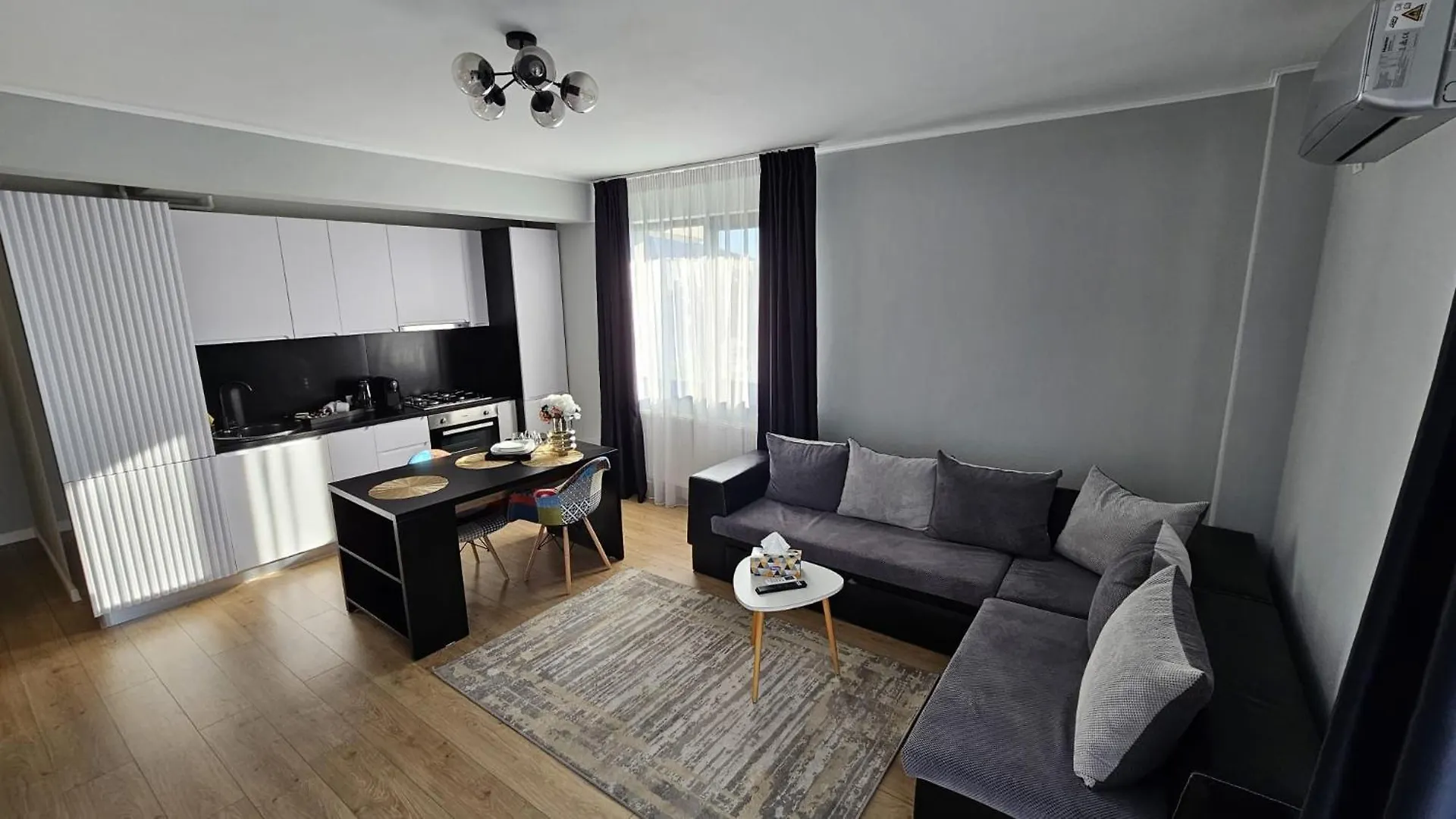 Royal Apartments Otopeni #10 0*,  Romania